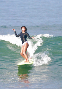 Mei Surfing